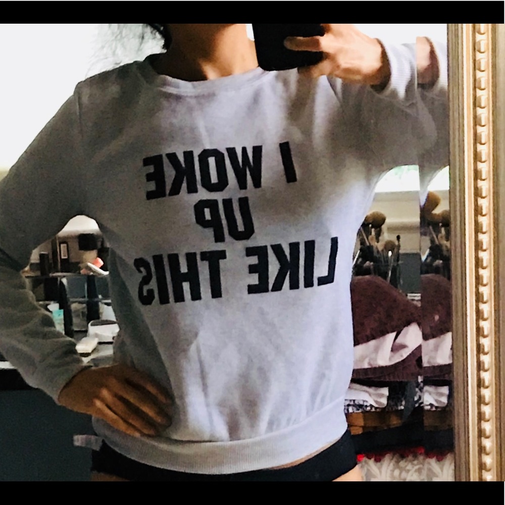 Graphic sweatshirt 😍